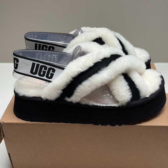 UGG Disco Cross Slide Brand New in Box w/Tag Size 9 Black White - Picture 4 of 9
